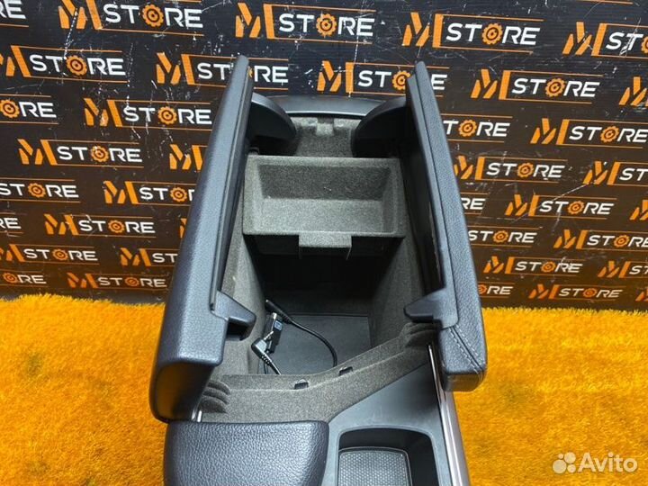 Консоль между сидений Mercedes-Benz M-Class W166