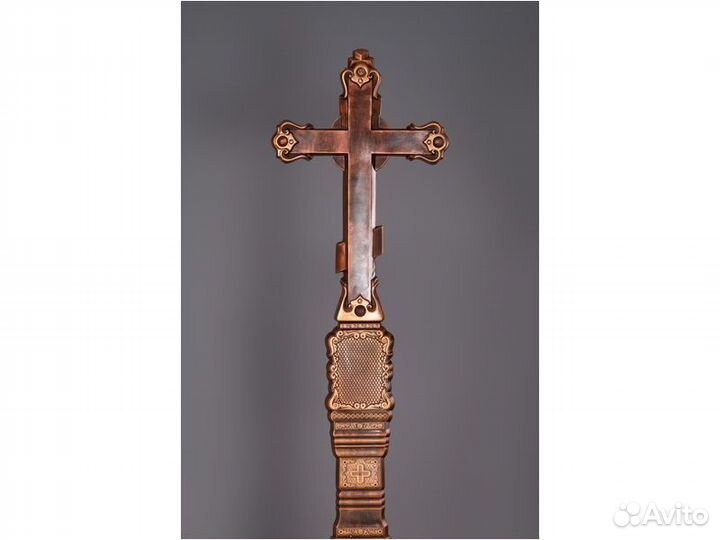 Крест могильный каменный