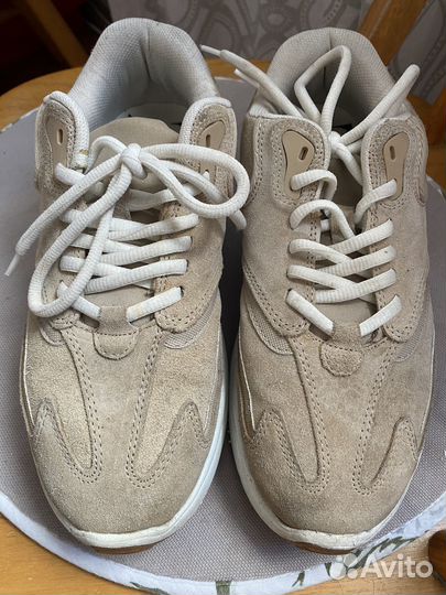 Кроссовки Zara