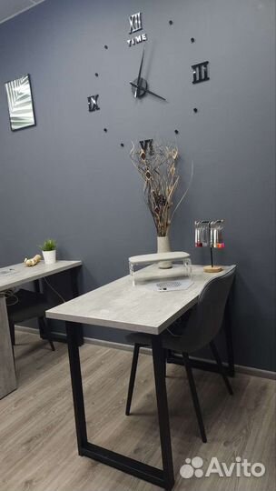 Маникюрный стол с вытяжкой