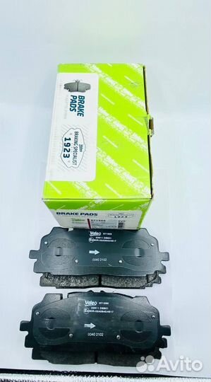 Колодки тормозные передние valeo 671595