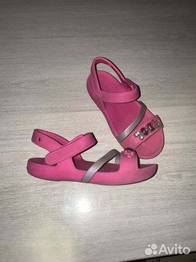 Сандалии crocs c12