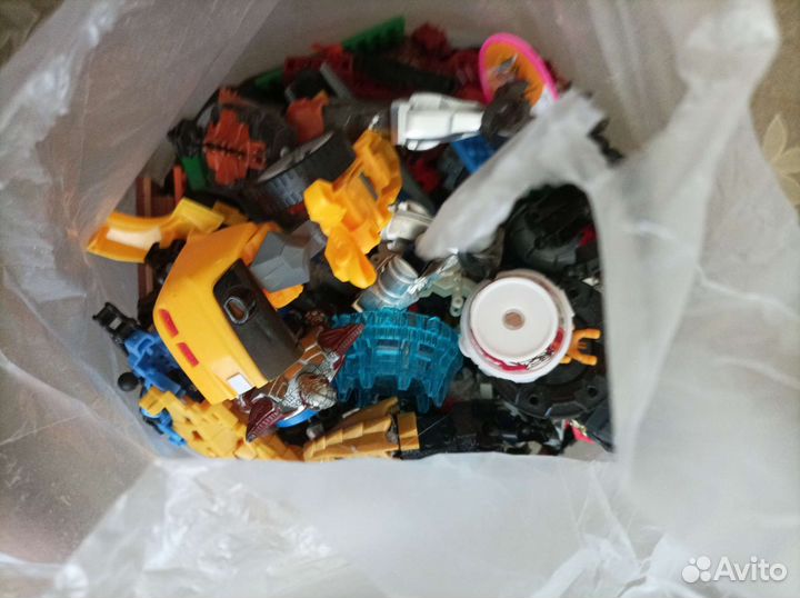 Целый пакет лего