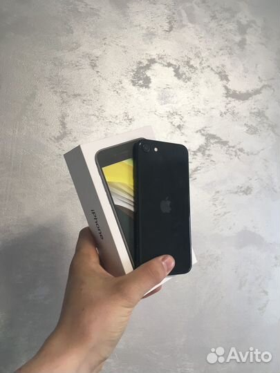 iPhone SE (2020), 64 ГБ
