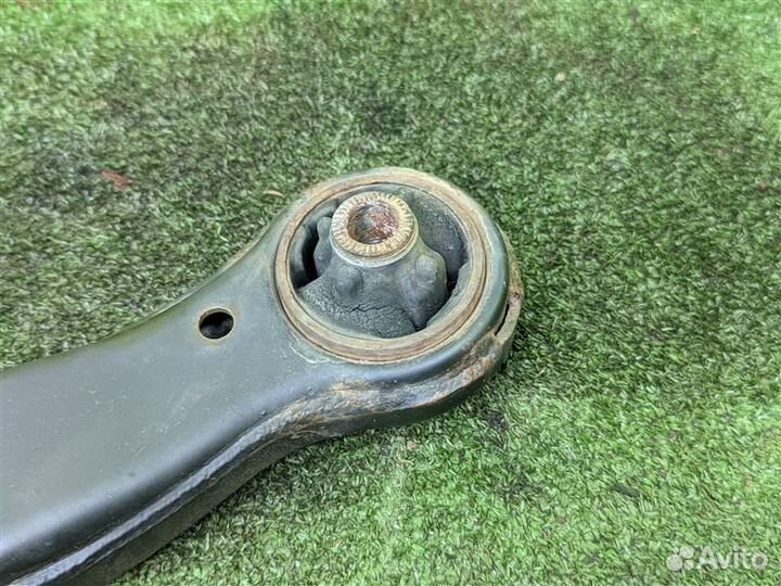 Рычаг подвески передний левый Toyota Harrier MCU35