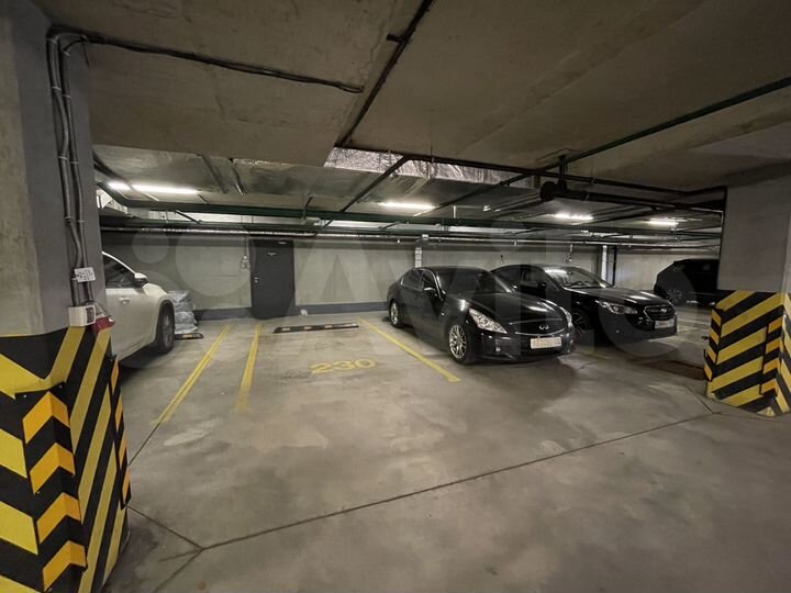 Машиноместо, 20 м²