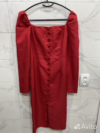 Костюмы, платья