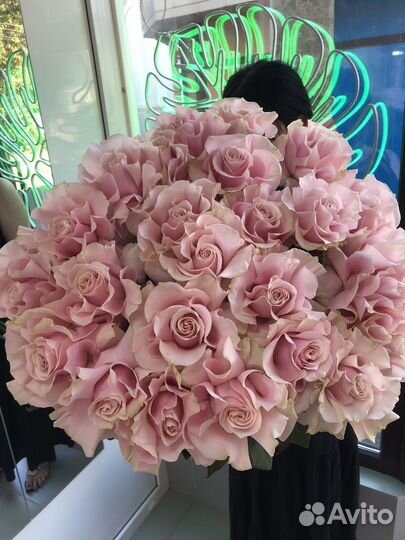 Доставка букетов, композиции с цветами и корзины