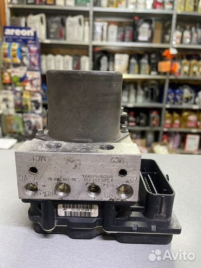 Блок ABS (насос) citroen C5 (2008)