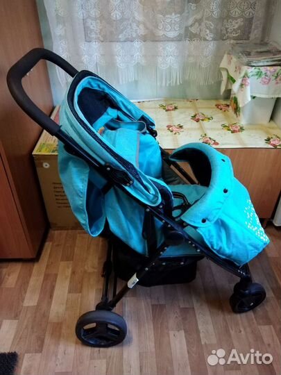 Детская прогулочная коляска