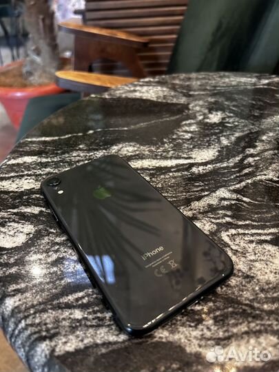 Телефон iPhone XR
