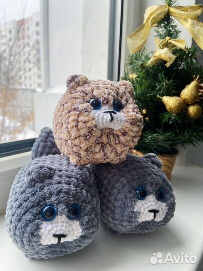 Вязаная игрушка котик