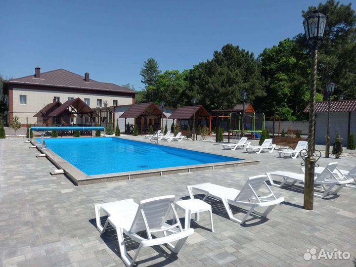 База отдыха, тёплые бассейны