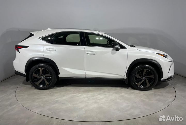 Lexus NX, 2021