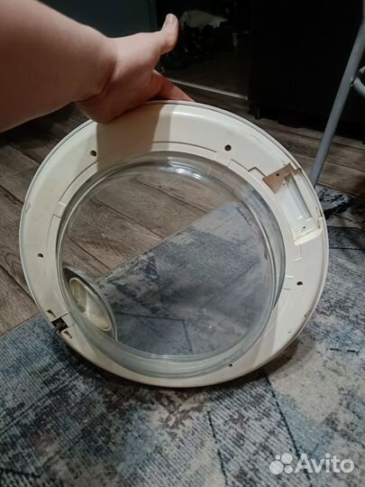 Дверца стиральной машины