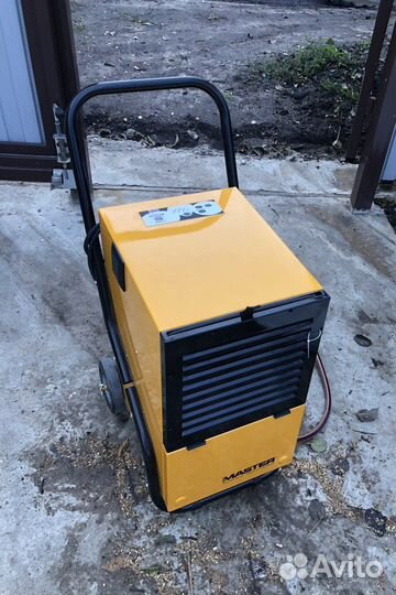 Осушитель воздуха Master DH752 ay1