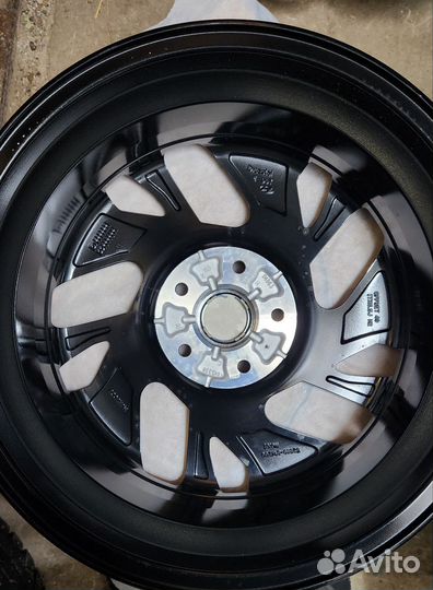 R17 Диски Hyundai оригинал 5на114.3