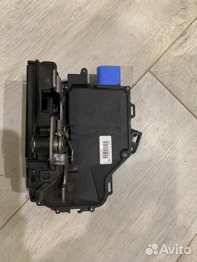 Замок двери Volkswagen задний левый