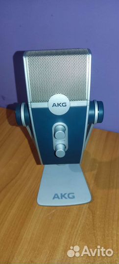 Студийный микрофон akg