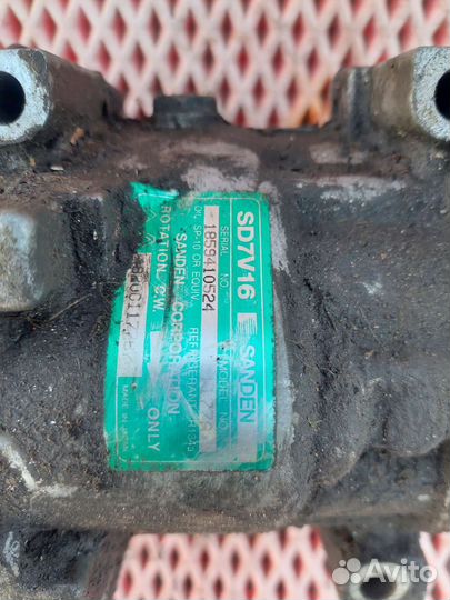 Компрессор кондиционера Renault Logan