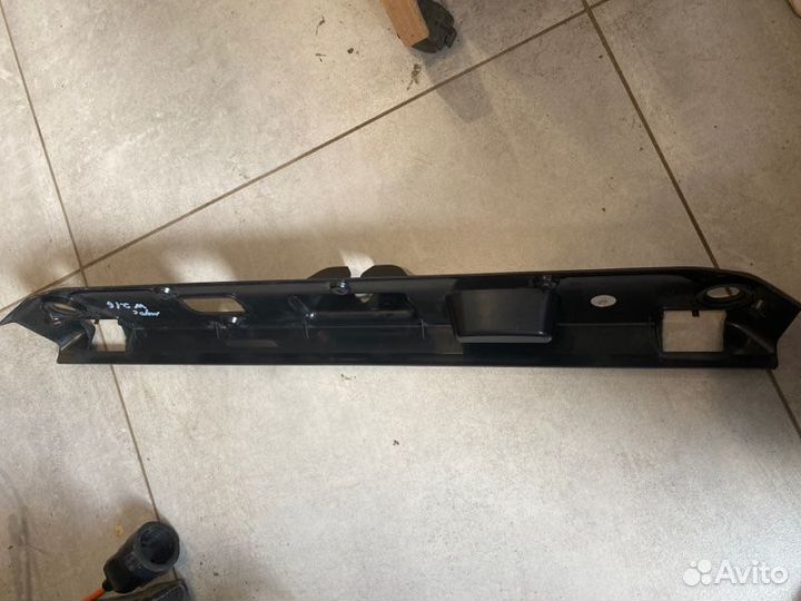 Обшивка крышки багажника Mercedes-Benz Cl-Class