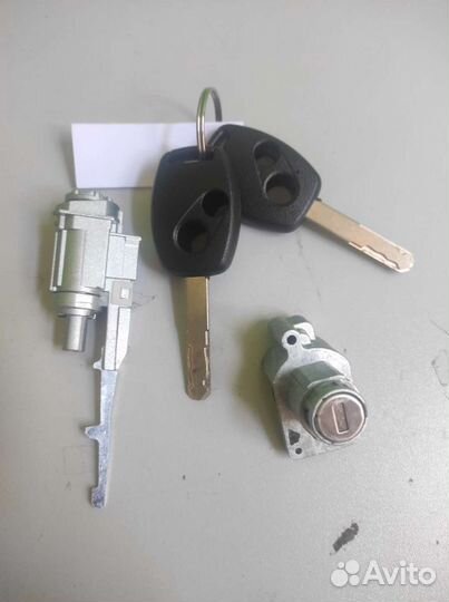 Личинка замка зажигания Honda / Хонда