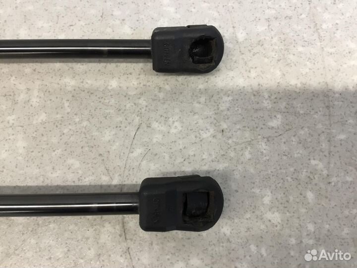 Амортизатор двери багажника FAW Besturn X40 (D181)