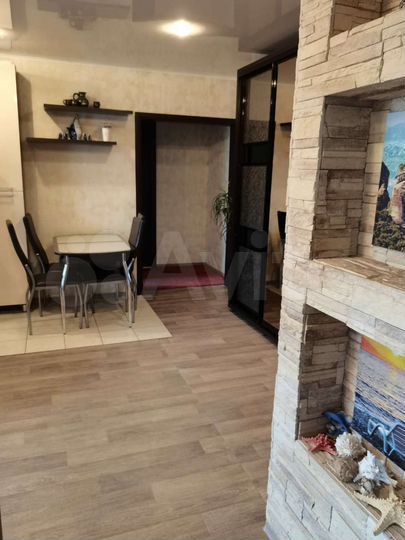 2-к. квартира, 60 м², 1/10 эт.