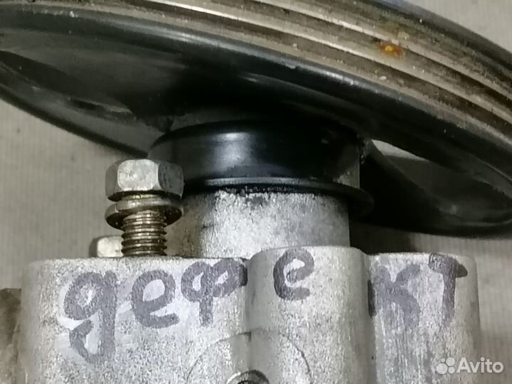 Насос гур Nissan Wingroad Y11 2001-2005