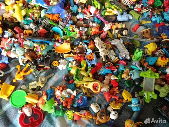 Игрушки из киндера пакетом