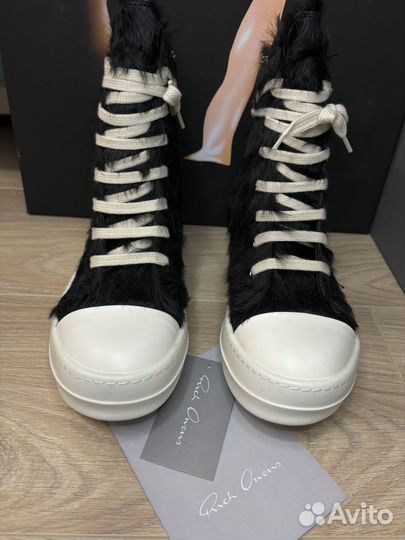 Кеды rick owens pony hair на руках