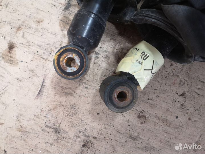 Стойки амортизаторов задние honda stream rn8