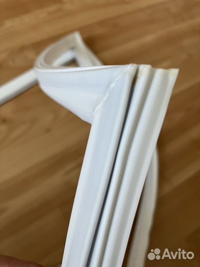 Уплотнитель двери холодильника Stinol 110