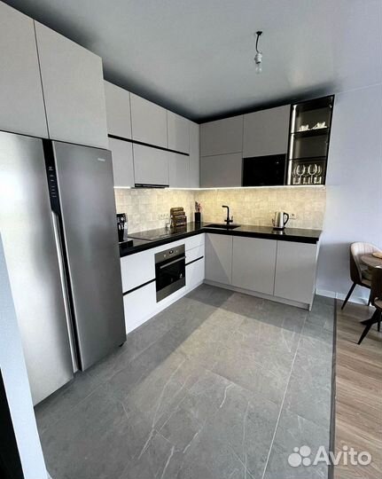 Угловая кухня в классике на заказ