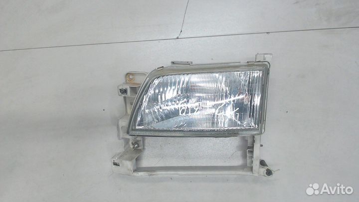 Фара (передняя) Nissan Elgrand, 1999