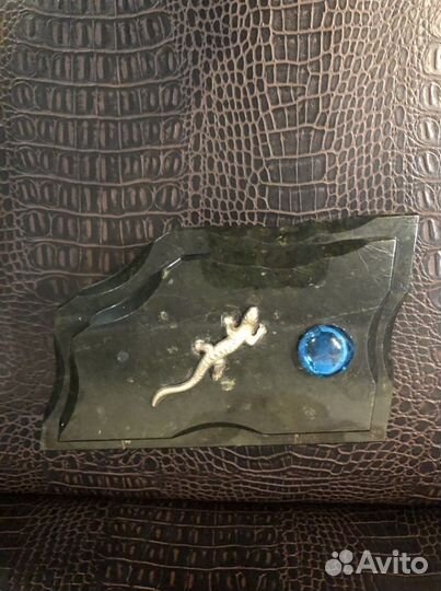 Шкатулка малахитовая