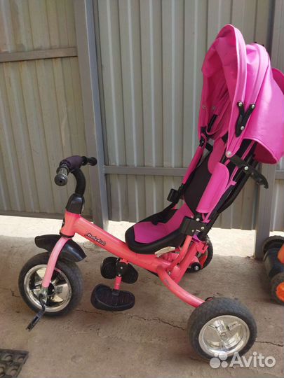 Детский трёхколёсный с ручкой велосипед