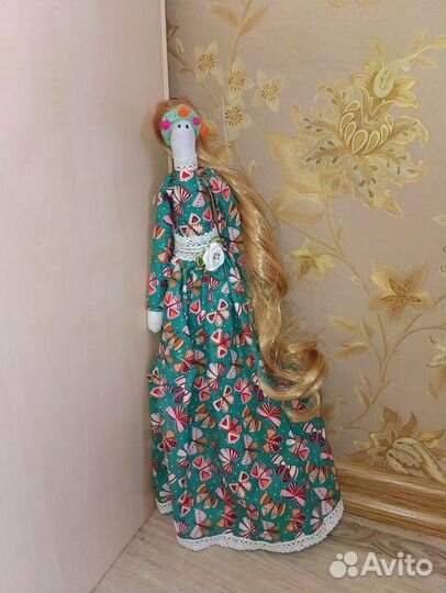 Кукла декоративная