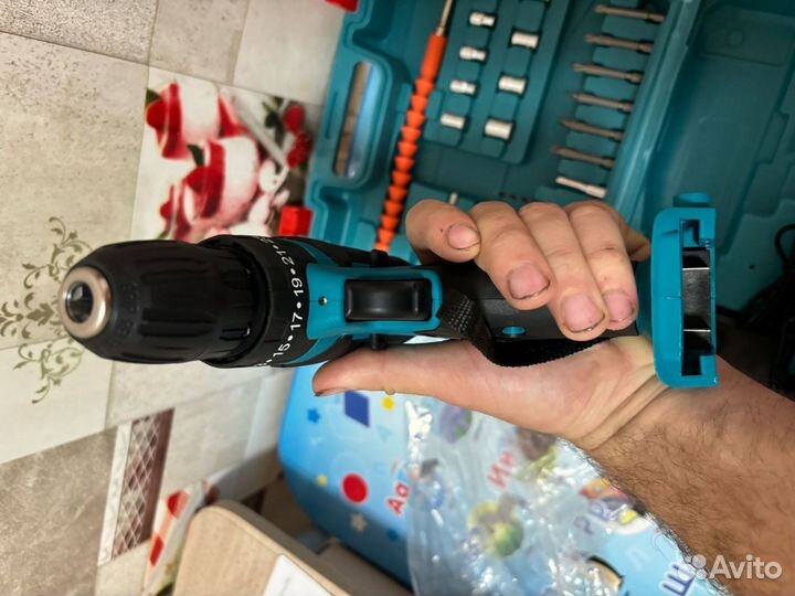 Шуруповерт makita 18v