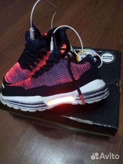 Детские кроссовки