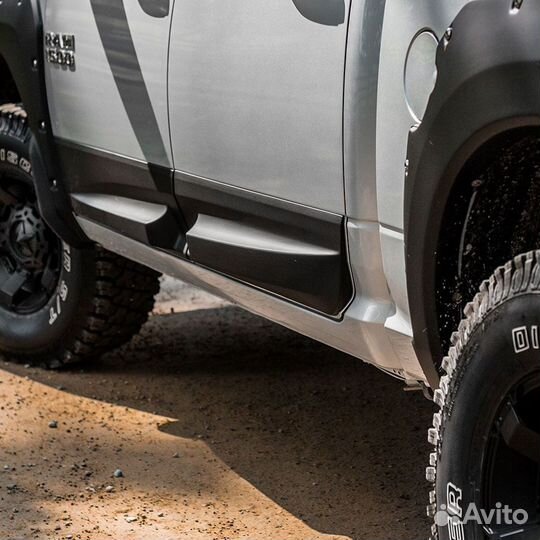 Молдинги на двери Dodge Ram AIR design