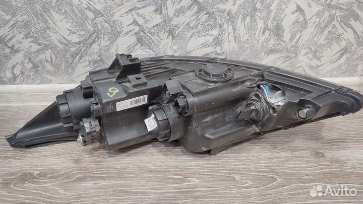 Фара Kia Sportage 2010-2016 921023U250 правая