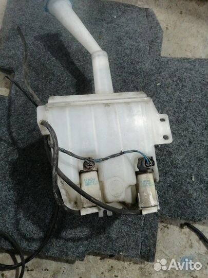 Бачок омывателя Nissan Liberty RM12