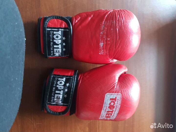 Боксерские перчатки