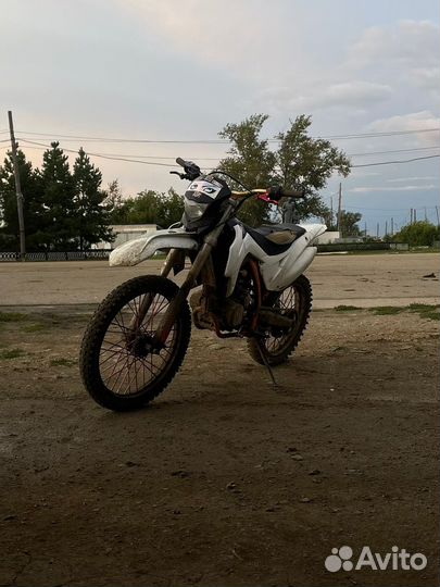 Продам мотоцик,300сс