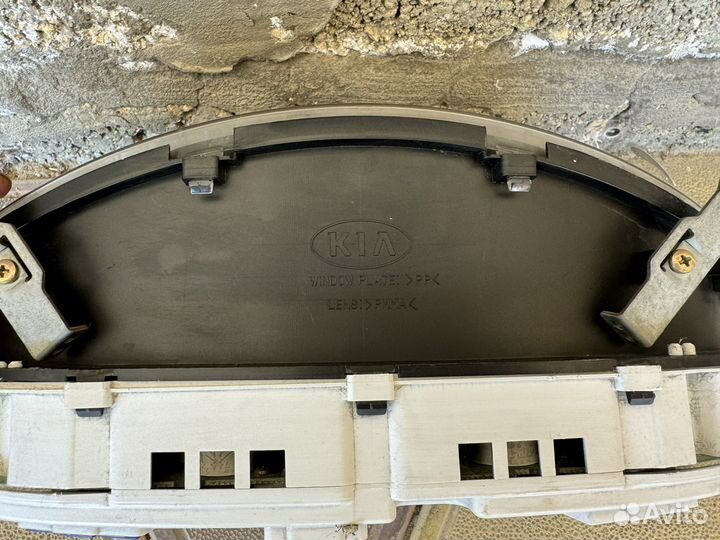 Щиток приборов Kia Sorento 1