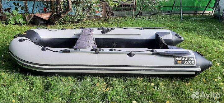 Лодка riviera 3200