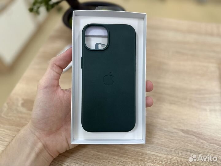 Чехлы кожа на iPhone 14 с MagSafe