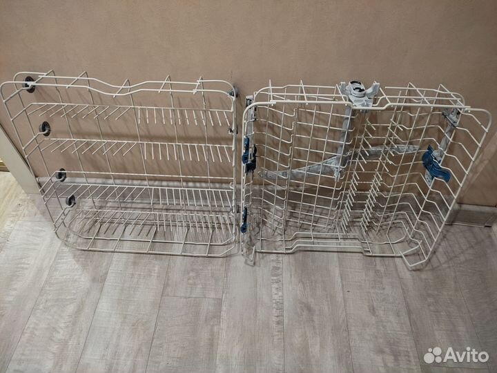 Корзины для посудомойки Indesitверхняя и нижняя