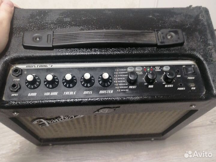 Гитарный комбоусилитель fender mustang 1 v.2
